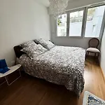 Laetitia - - Et Commerces Mae-9563